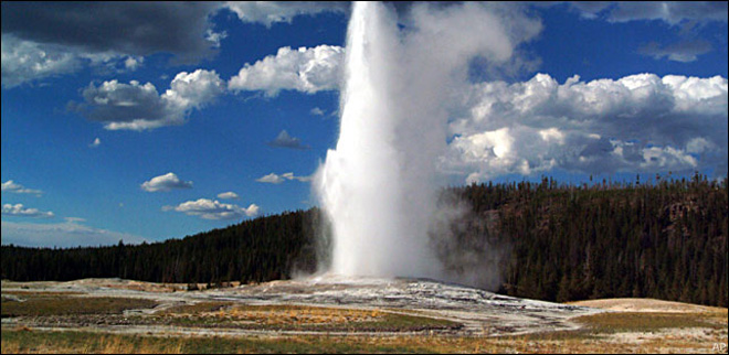 Triple swarm of earthquakes shakes Yellowstone