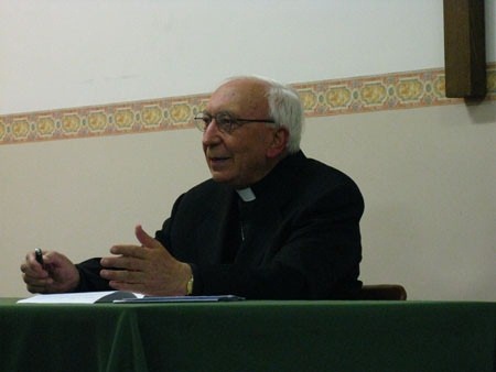 http://theunhivedmind.com/wordpress3/pics/MonsignorAngeloAcerbi-orderofmalta.jpg