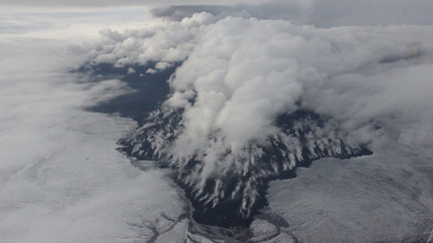 The volume of lava in Holuhraun is now thought to exeed 1 cubic kilometer (1000 million cubic meters). (Picture: Omar Ragnarsson/RUV)