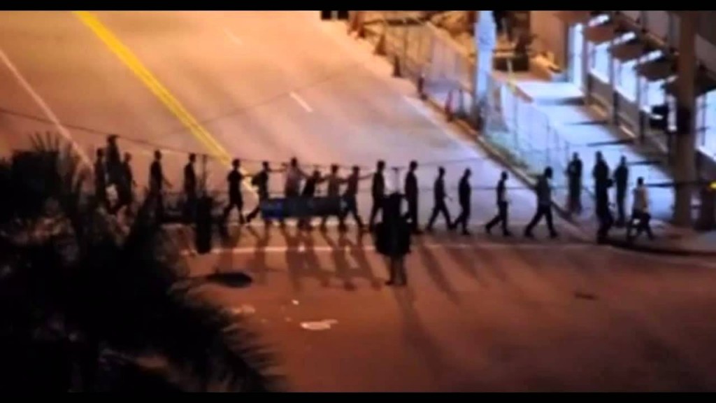 Did you ever think you would see this in America? This is an extraction of dissidents drill in Florida.