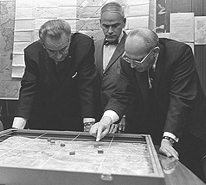 http://www.veteranstoday.com/wp-content/uploads/2012/02/lyndon_johnson_situation_room19680216-e1328153321879-320x287.jpg