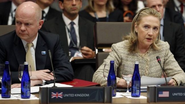 British Foreign Secretary William Hague (L) and US Secretary of State Hillary Clinton (file photo)