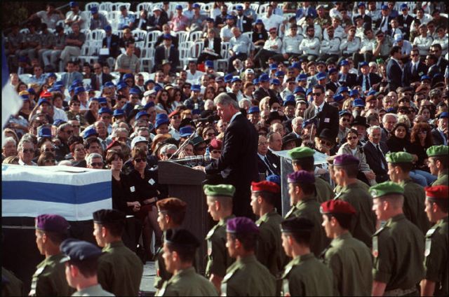 U.S. President Bill Clinton gives a eulogy at the funeral of the assassinated Israeli Prime Minister Yitzhak Rabin, Mount Herzl, Jerusalem, 6 November 1995   